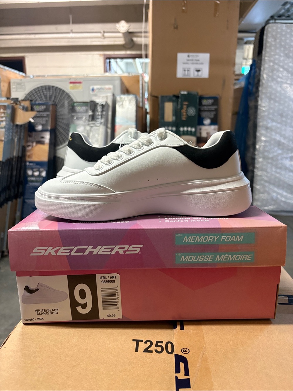 Women’s Skechers w Memory Foam